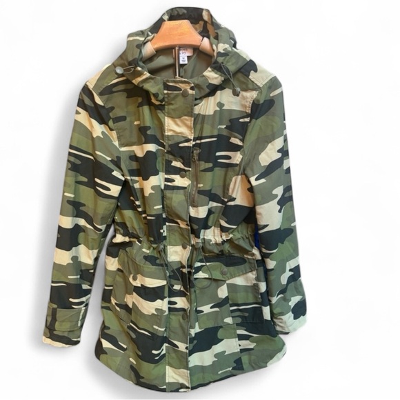 WOMENS CROWN & IVY HOODED GREEN TREE CAMOUFLAGE RAIN JACKET ANORAK COAT SZ MED - Picture 1 of 11